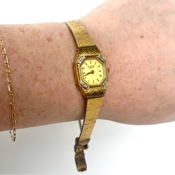 Vintage 80s P4 Bulova Gold Tone Womens Diamond Accent Quartz Watch - Picture 5 of 8
